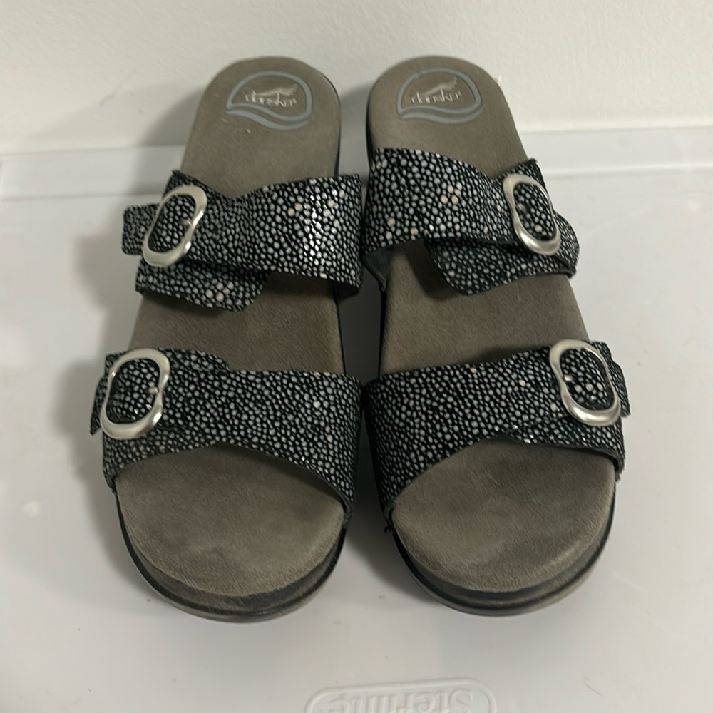 Dansko women’s shoe/ sandal.  Size 41 (8.5), black and metallic‎ silver